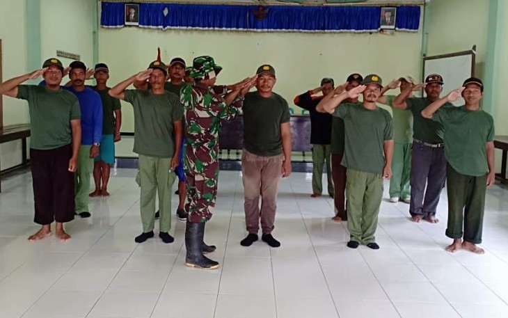 Anggota Linmas Kalikondang Juga Menangguk Untung Berkat TMMD