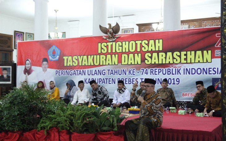 Gus Najib Saat memberikan Tausiah dalam giat Istighosah di Pendopo Kabupaten Brebes