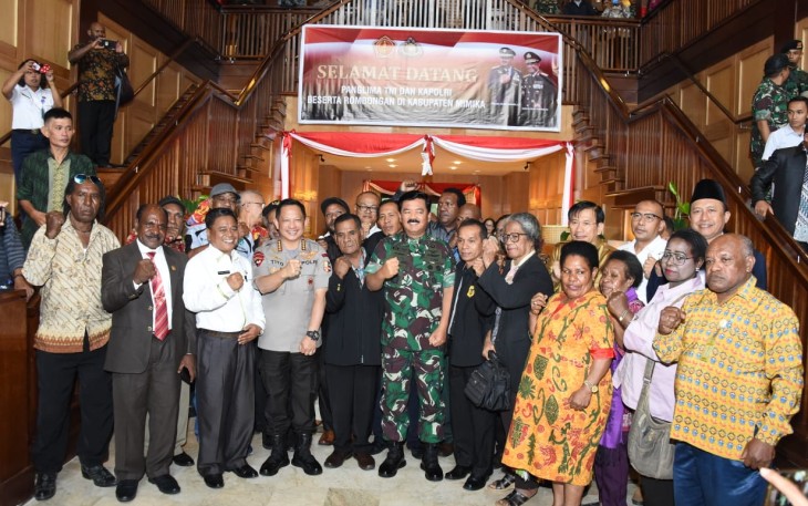 Panglima TNI dan Kapolri Kunjungi Para Tokoh di Timika