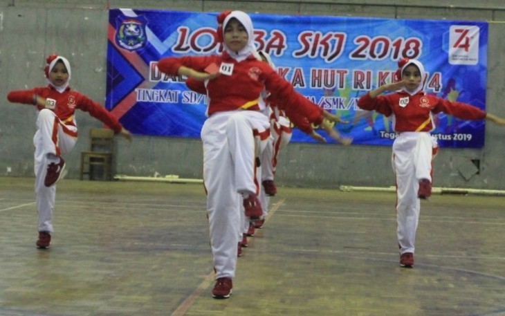 Peserta Lomba Senam Beraksi Di GOR Wisanggeni Kota Tegal 