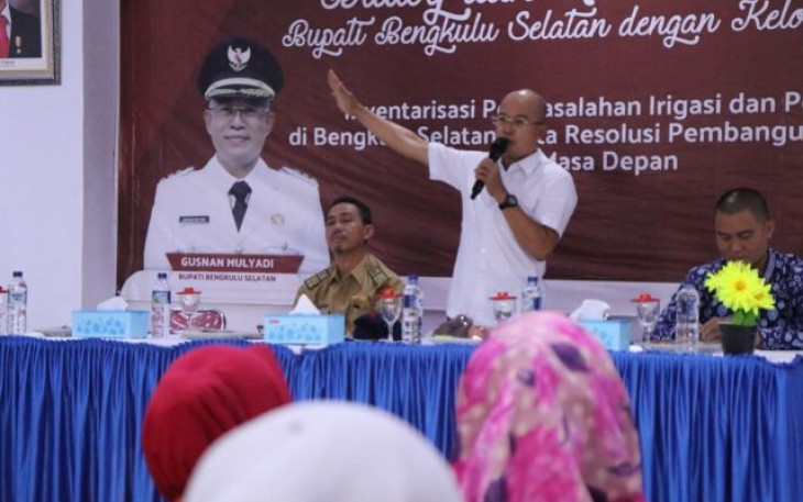 Bupati Bengkulu Selatan Gusnan Mulyadi Dialog Dengan  Ratusan Kelompok Tani