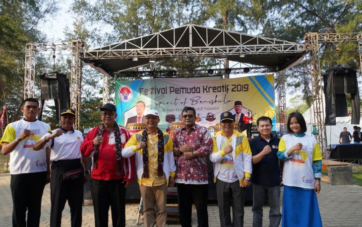 Gubernur Bengkulu Rohidin Mersyah Foto Bersama 