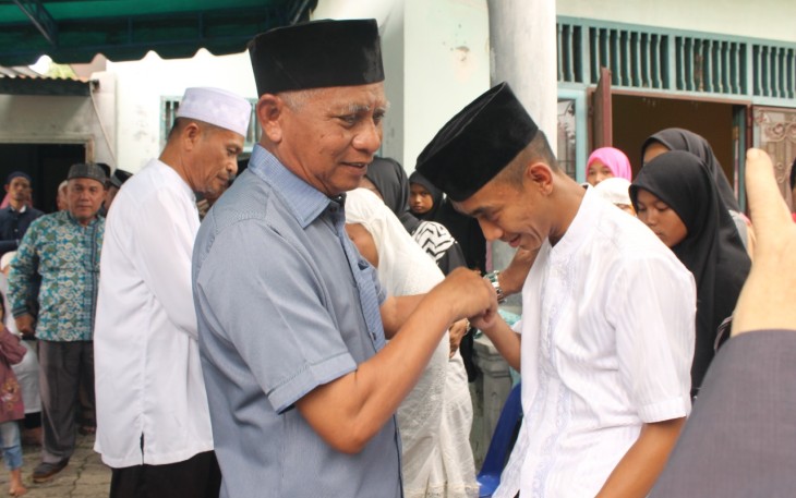 Plt Bupati Asahan Berikan Bantuan Pemakaman Mantan Kepala UPT Dinas PUPR Kistim