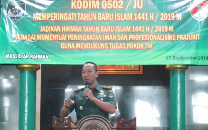 Dandim 0502/Jakut saat memberikan sambutan