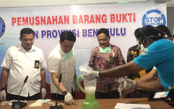 BNNP Bengkulu Musnahkan BB 250 Gram Sabu