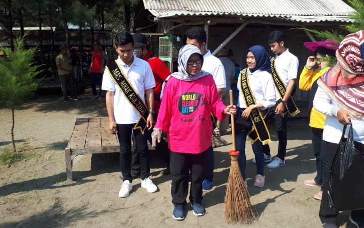 Pantai Larangan Titik Lokasi Peringati Hari Bersih Sampah Sedunia 2019