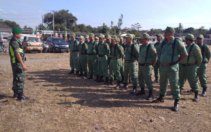Koptu Sidik Babinsa Koramil 05 Jatinom Kodim 0723 Klaten Apelkan Linmas Mranggen