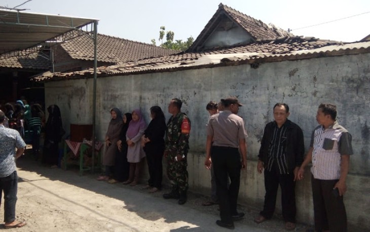 Babinsa Koramil 22 Wonosari Hadiri Acara Pemakaman Diwilayah Desa Binaan