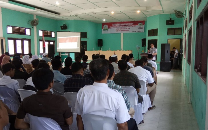 Ratusan pemuda dan pelajar Aceh Singkil saat mengikuti sosialisasi narkoba digedung Pemuda Pasar Singkil.