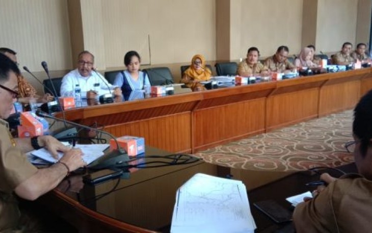 Asisten I Setda Bengkulu Selatan Yunizar Hasan Pimpin Rapat 
