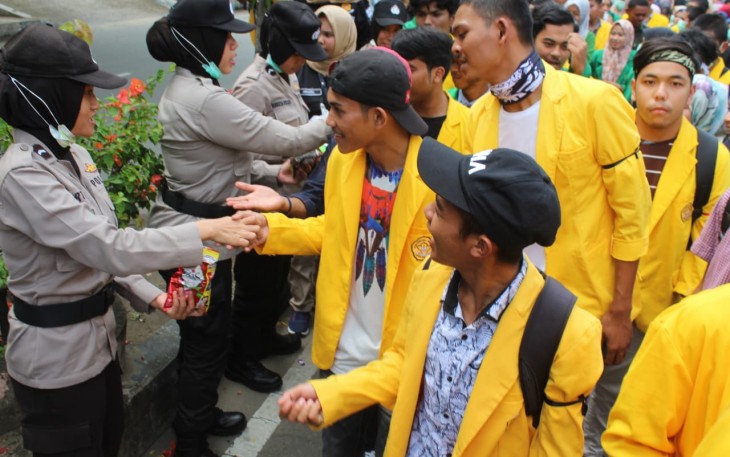 Aksi Unjukrasa Ribuan Mahasiswa di Lhokseumawe Berlangsung Damai