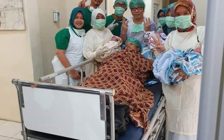 Persalinan Bayi Kembar 