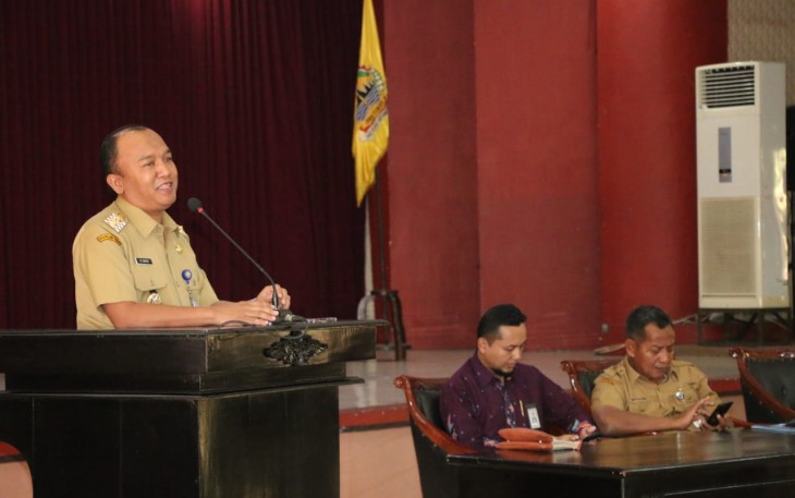 Wakil Walikota Tegal saat memberikan sambutan