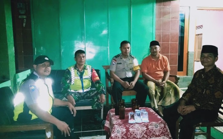 Babinsa Koramil 22 Wonosari Sambangi Calon Kades 