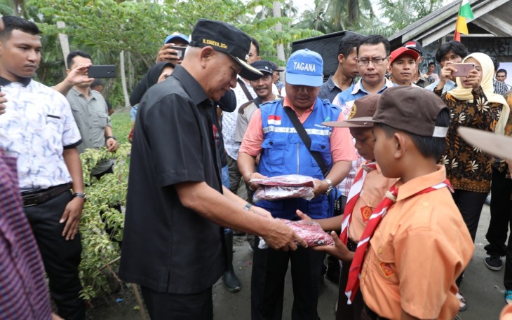 Korban Banjir Desa Lubuk Palas Terima Bantuan Dari Bupati Asahan Dan Kapolres Asahan