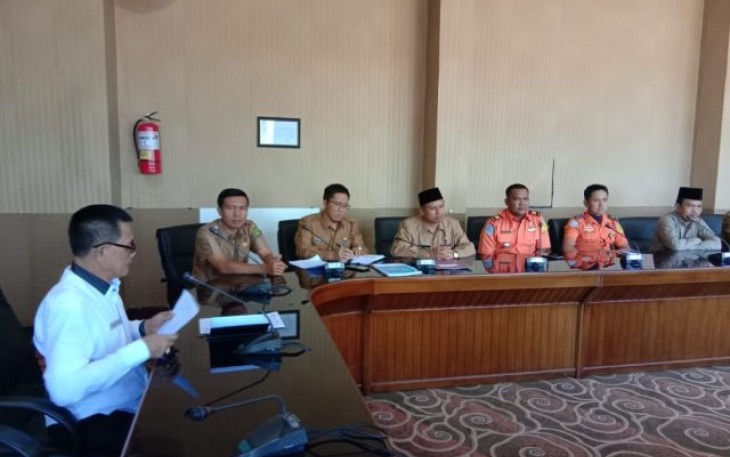 Asisten I Sekretariat Daerah Bengkulu Selatan Yunizar Hasan Pimpin Rapat Persiapan Hibah