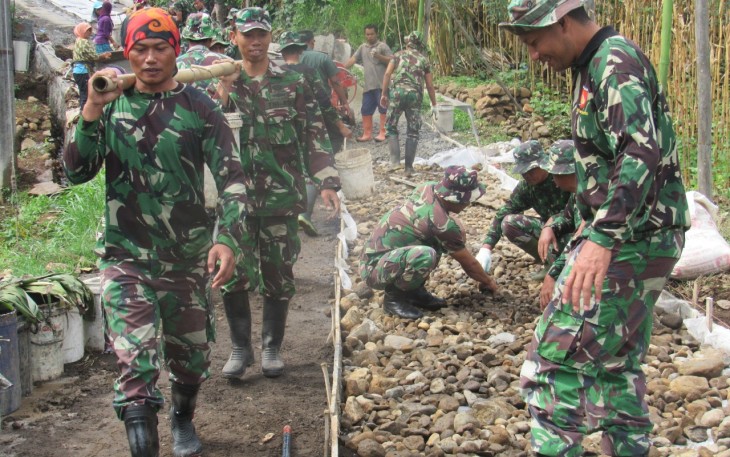 Dandim Batang : Karya Bhakti Binter Terpadu Dekatkan Hubungan TNI Dan Rakyat