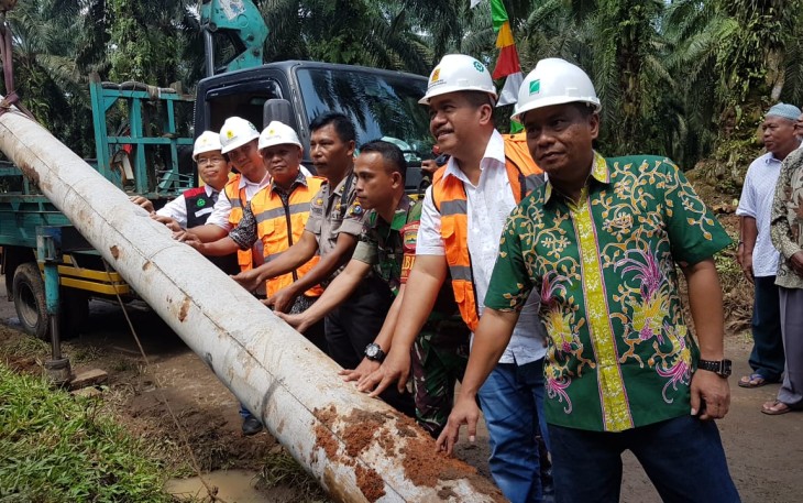 Keinginan Masyarakat Dusun III Bukit Kijang Terwujud Untuk Memiliki Listrik