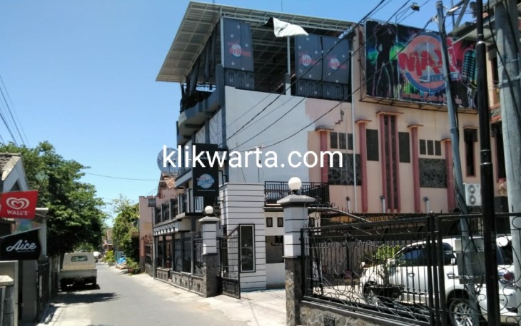 Cafe Maxi Briliant Kota Blitar