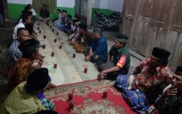 Babinsa Koramil 12/Manisrenggo Kompak Dengan Warga Masyarakat Hadiri Tahlilan  