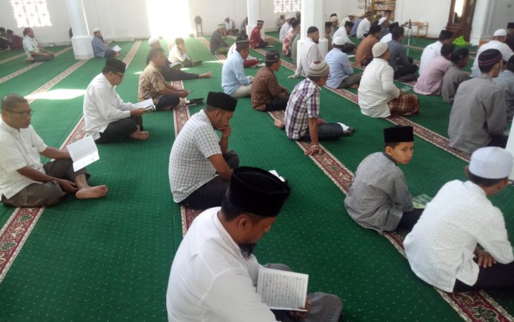 Warga Tanoh Anoe Larut Dalam Zikir