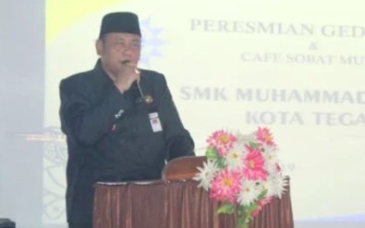 Walikota Tegal H. Dedy Yon Supriono SE MM