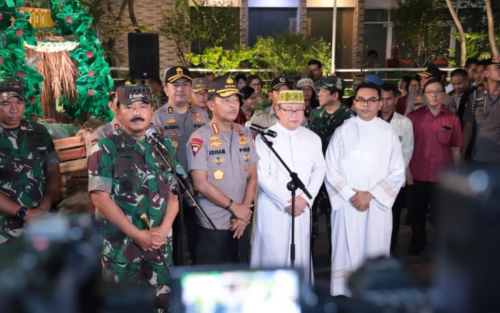 Panglima TNI Didampingi Kapolri Terjun Langsung Pastikan Malam Natal Aman dan Damai