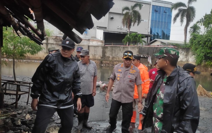 Empat Pilar Melakukan Kerja Bakti Pasca Banjir di Jakarta Barat 