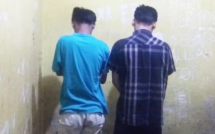 Kedua pelaku pasca diamankan di Sel Tahanan Mapolsek Ratu Agung Kota Bengkulu