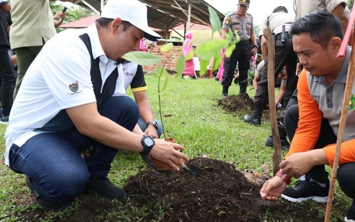 Wakil Wali Kota Bengkulu Dedy Wahyudi Ikut Tanam Pohon
