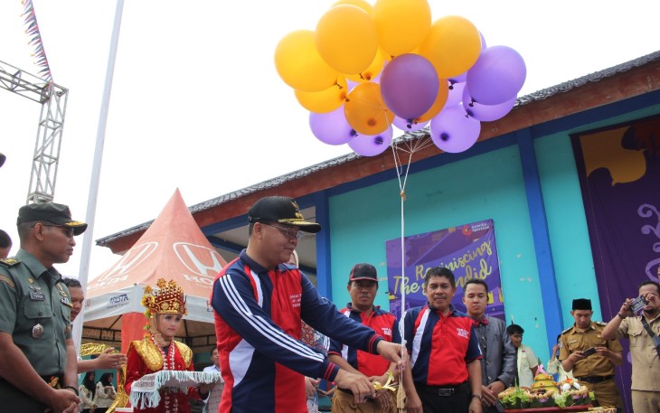 Gubernur Bengkulu Rohidin Mersyah Saat Membuka Secara Resmi Acara Cendana Fair ke XVII di SMAN 5 Kota Bengkulu 