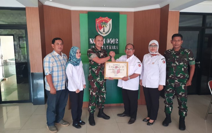 Kodim 0502/JU Terima Penghargaan Bawaslu Jakarta Utara