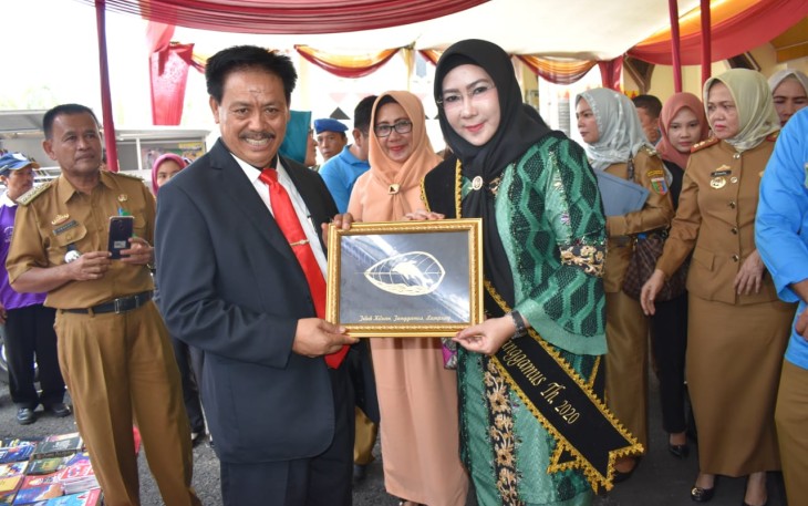 Bupati Dewi Jadi Bunda Literasi Kabupaten Tanggamus