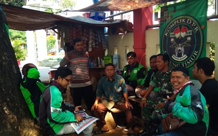Babinsa Komsos bersama Ojol