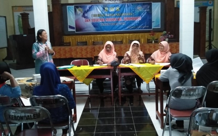 TP PKK Kelurahan Kebondalem Kendal Sosialisasi Sayangi Lansia