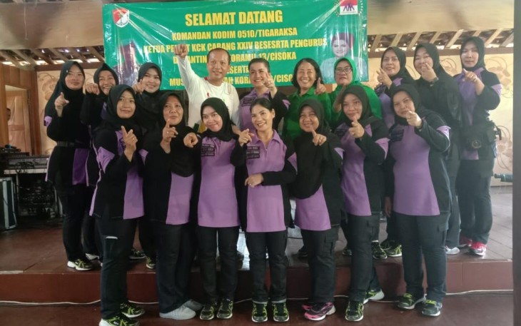 Dandim 0510/Trs Didampingi Ketua Persit KCK Cabang XXIV Tatap Muka Dengan Personil Koramil 13/Cisoka