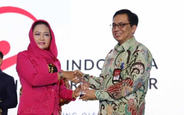 Bupati Tulang Bawang Raih Best In Program Implementation Indonesia 