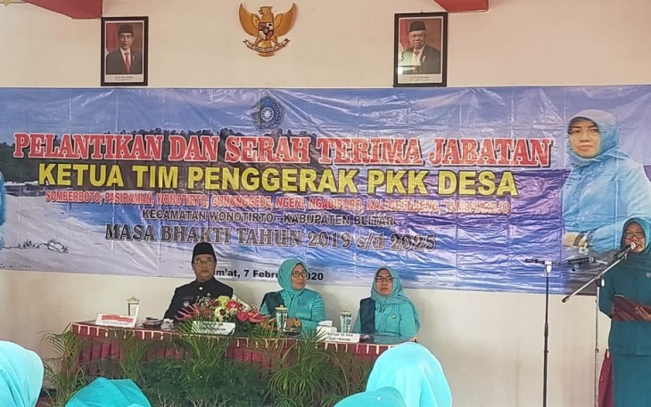 Suasana pelantikan Tim Penggerak PKK se- kecamatan Wonotirto 