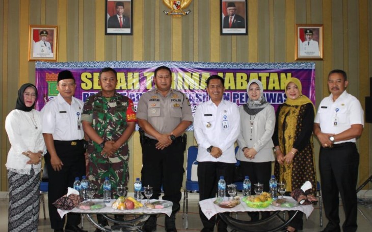 Babinsa Kelurahan Sepatan Hadiri Sertijab Pejabat Administrasi Dan Pengawas Kecamatan Sepatan