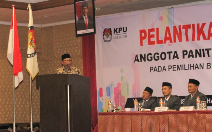 Bupati Rijanto saat menyampaikan sambutan di acara pelantikan anggota PPK tahun 2020