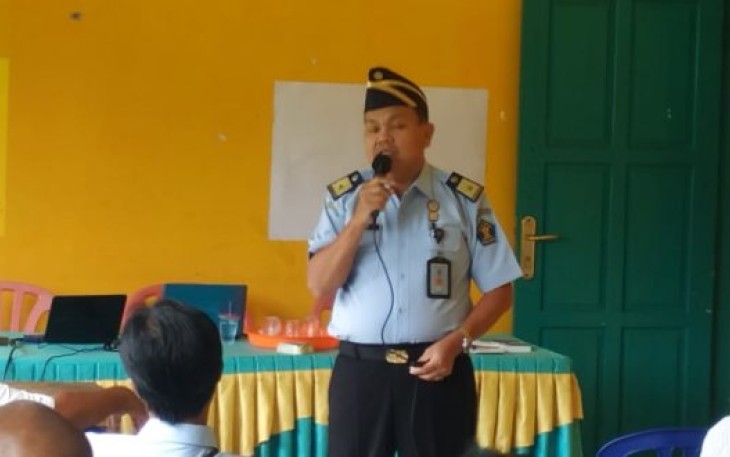 Kepala Bagian Hukum Kementerian Hukum dan Hak Asasi Manusia Bengkulu Winto Berikan Sosialisasi Hukum di Kecamatan Kedurang Kabupaten Bengkulu Selatan 