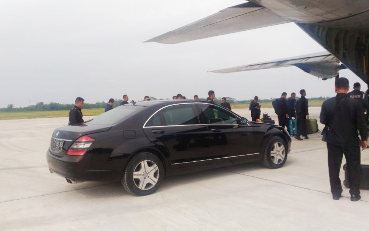 Unloading Ransus RI 1 di Apron Bandara Fatmawati Soekarno