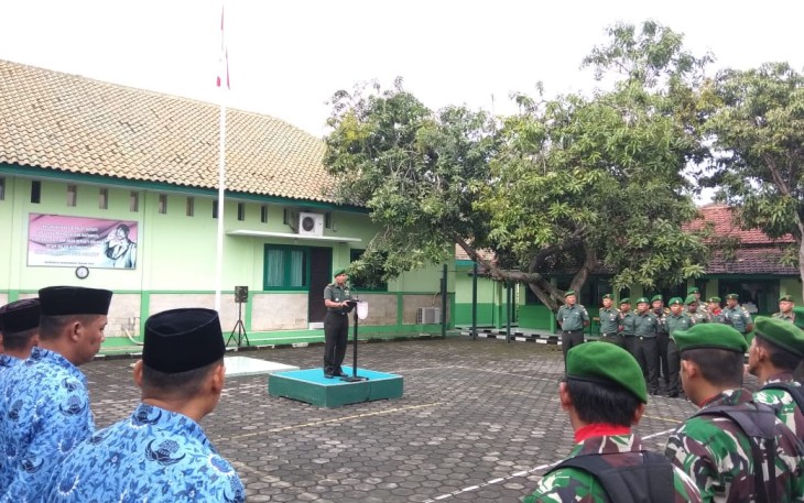 Kasdim 0736/Batang Selain Bacakan Amanat KASAD Juga Mengajak Untuk Tingkatkan Keimanan