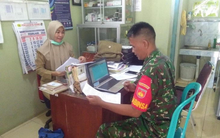 Babinsa Koramil 22 Wonosari Anjangsana ke Kantor Desa