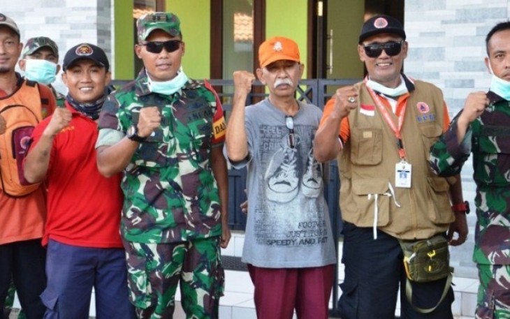 Dansatgas TMMD Reguler Pekalongan Pantau Penyemprotan Desinfektan di Pekalongan Kota