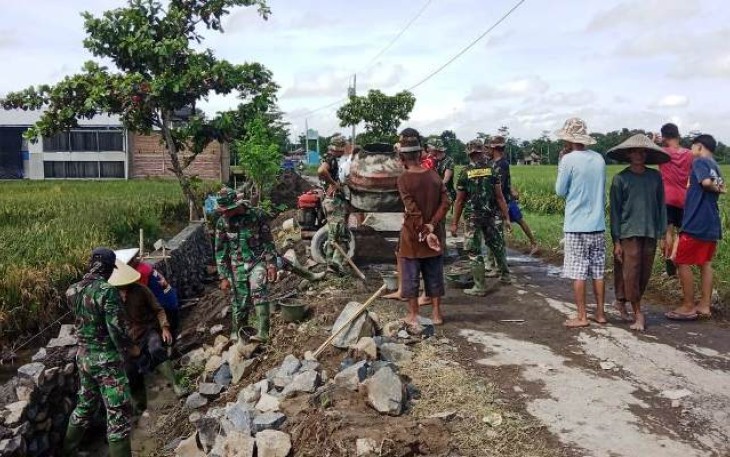 Wah Tenogone Roso-roso Bapak Tentarane Pekalongan