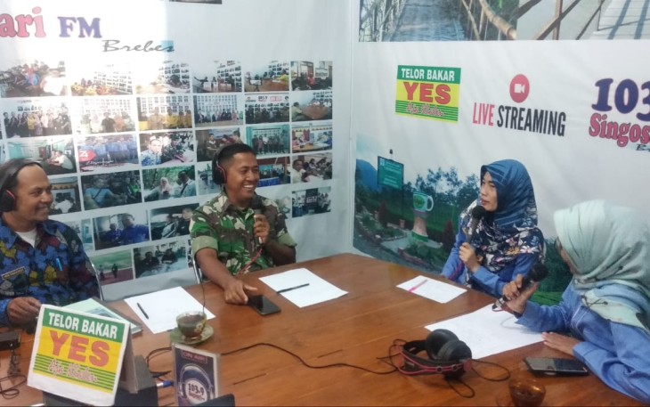 Aksi Babinsa Cenang Kodim 0713 Brebes Gerakan Kembali Bersekolah