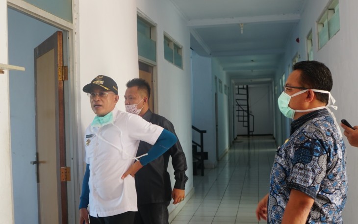 Bupati Bengkulu Selatan Gusnan Mulyadi Melakukan Pengecekan Asram Akademi Kebidanan Manna 