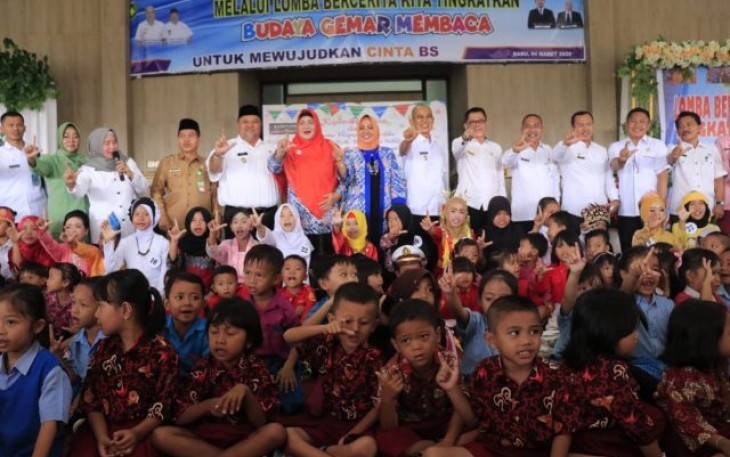 Foto Bersama Peserta Lomba Bercerita 