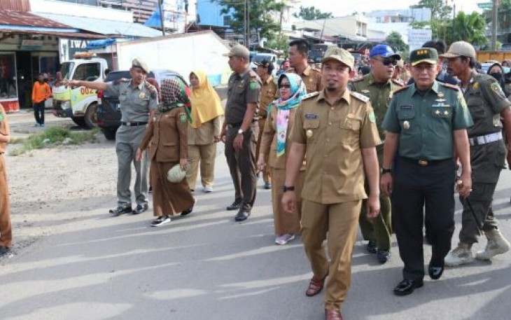 Wakil Wali Kota Bengkulu Dedy Wahyudi Pimpin Langsung Penertipan Pedagang Pasar Panorama 
